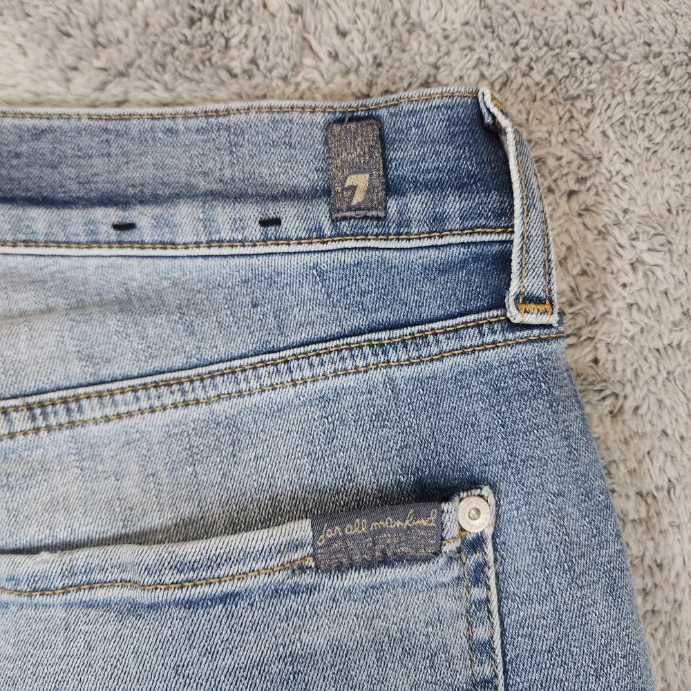 7 For All Mankind Austyn Jeans Mens 34x30 Light Blue Distressed Relaxed Straight